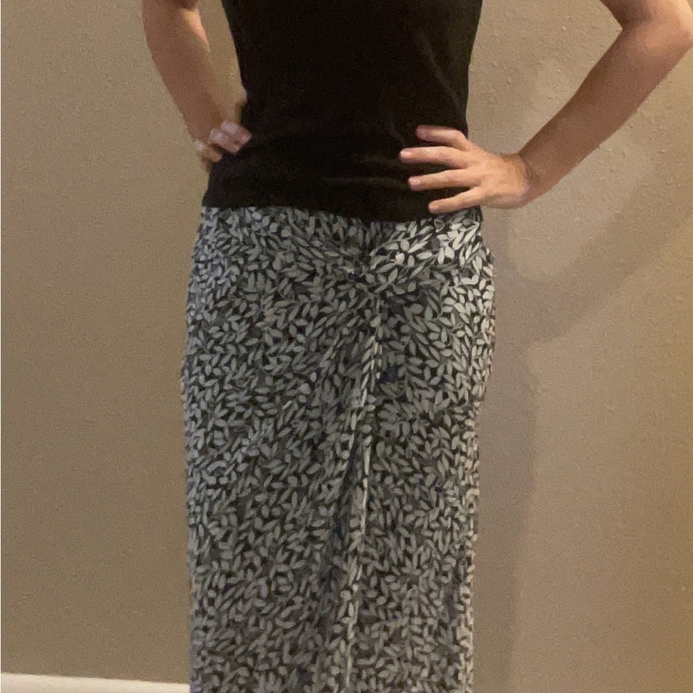 BECOOL Black and White Leaf Maxi Skirt